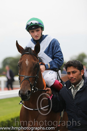 09th The Chazz (GB) ( 9 , dark blue, white cross sashes ) and C.D. Hayes - Trainer : A. Oliver - Owner : Mrs S.M.L Oliver