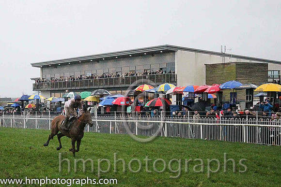 01st Avellino ( 16 , pink, white hoop ) and N. McParlan (5) - Trainer : Dermot Anthony McLoughlin - Owner : Mrs.P.J.Conway