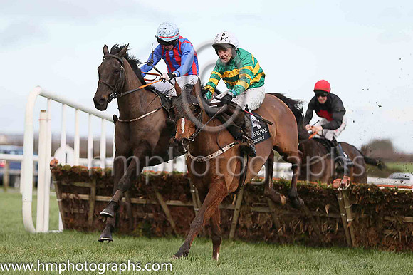 01 Coolaghknock Glebe ( 4 , orange and green hoops ) and A.P. Crowe - Trainer : C.Roche - Owner : John P. McManus
