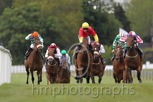 01 Judies Child & S B Kelly - winner (4, Red,yellow halved sleeves) - FT8E5359-11