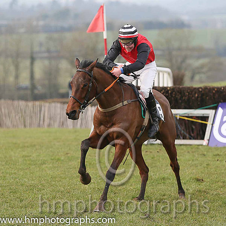 01st MR MCGO and L S Kelleher ( 8 , RED; black sleeves; black  white hooped cap ) Trainer: Thomas McGeough,, Owner : Thomas McGeough