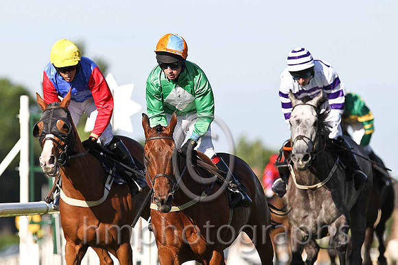 Spa Wells 7th Jockey D J Condon , Insan Flyer 6th Jockey P F Mangan &  Hasaratan 8th Jockey A P Thornton - FT8E0957-e