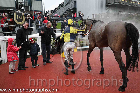 01st Westend Star ( 13 , dark blue and yellow qtrd ) and J.W. Kennedy (5) - Trainer : Gordon Elliott - Owner : Paul  Clare Rooney Partnership