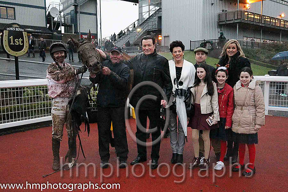 01st Avellino ( 16 , pink, white hoop ) and N. McParlan (5) - Trainer : Dermot Anthony McLoughlin - Owner : Mrs.P.J.Conway