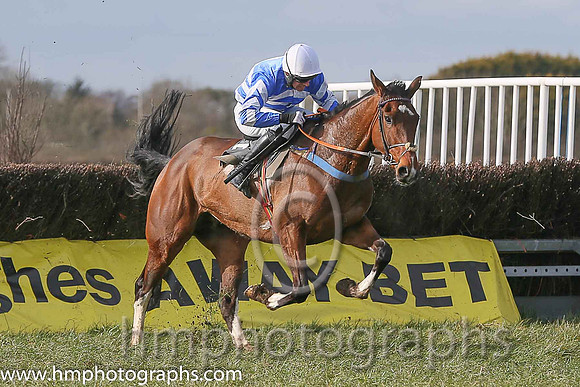 01st OSCAR MOR and B O'Neill ( 8 , ROYAL BLUE,white chevrons; royal blue,white chevrons sleeves; white cap ) Trainer: Colin Bowe,, Owner : Sean Wickham