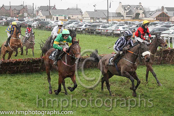 07th Ardview Boy ( 5 , dark blue, white sseams ) and S.J. Gray (3) - Trainer : Anthony Mulholland - Owner : D.J. McCormack