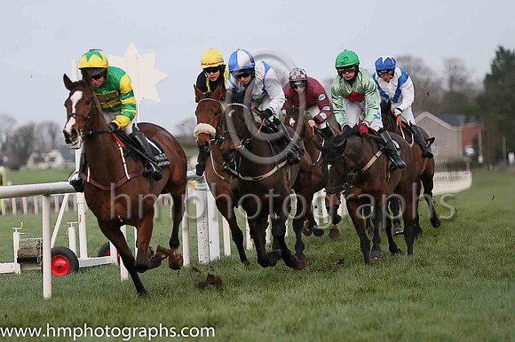 07 Mullagh Magic ( 6 , emerald green, red diamond ) and S. Crawford - Trainer : S.R.B. Crawford - Owner : Mrs F Cumiskey