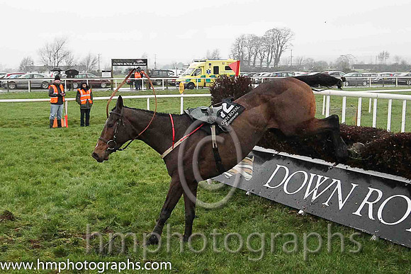 13th F One Tick ( 12 , royal blue and light green diamonds ) and D.G. Lavery (5) - Trainer : B. R. Hamilton - Owner : J.P.Tumelty