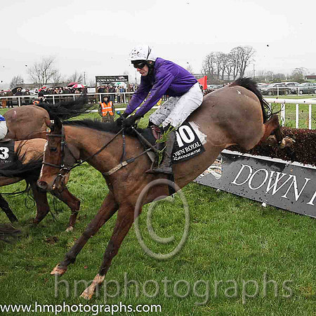 04th Hurricane Ivan ( 10 , purple, white cap ) and J.S. McGarvey (3) - Trainer : S.Wilson - Owner : Stuart Thompson