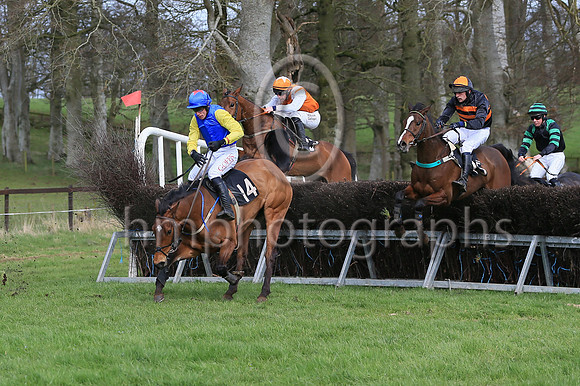 CEIS CHARRAIGIN and Derek O'Connor ( 14 , ROYAL BLUE; yellow sleeves; royal blue cap,red star ) Trainer: Margaret Mullins,, Owner : Margaret Mullins