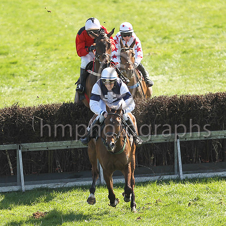 01st RATFACEMCDOUGALL and B G Crawford ( 3 , DARK BLUE,white cross of lorraine; white sleeves,dark blue armlet; white cap ) Trainer: S.R.B. Crawford , Owner : Greer Winnington
