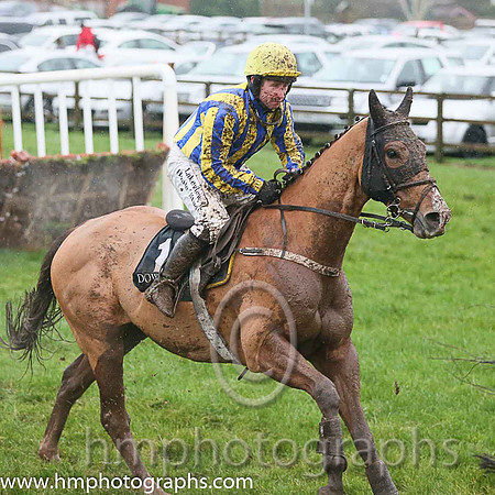 19th Liberty Jack ( 1 , royal blue and yellow stripes ) and J.P. McKeown - Trainer : Sarah Dawson - Owner : Dr. J.F. Dawson