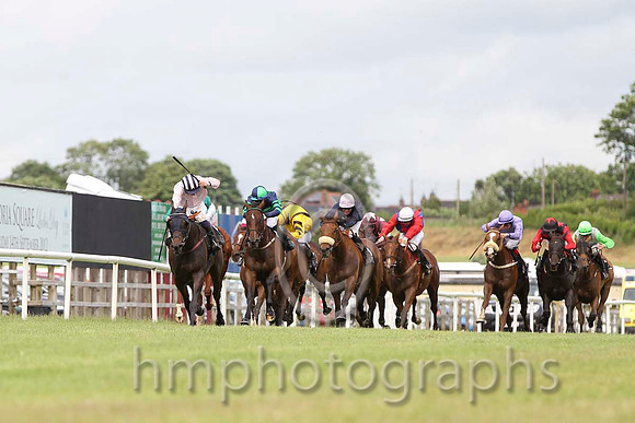 01 Sir Ector & C D Hayes - winner (7, pink, dark blue and pink striped cap) - CU2D8033-Edit-34