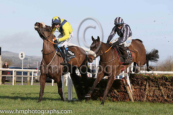 02 Stowaway Shark ( 9 , yellow, blue sash ) and A.P. Heskin - Trainer : John Joseph Hanlon - Owner : Barry Connell