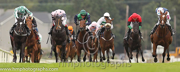 01st Ms Brinkleys ( 3 , pink, dark blue hoop ) and F.M. Berry - Trainer : Mrs John Harrington - Owner : Richard Galway