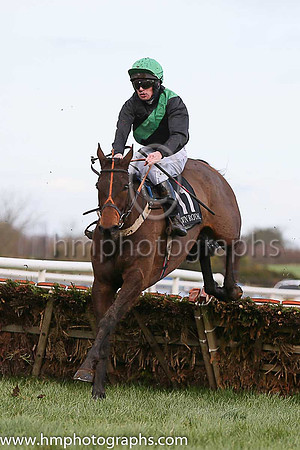 06 Benarty Hill ( 11 , black, emerald green sash ) and B.R. Dalton (3) - Trainer : Liam Lennon - Owner : Liam Lennon