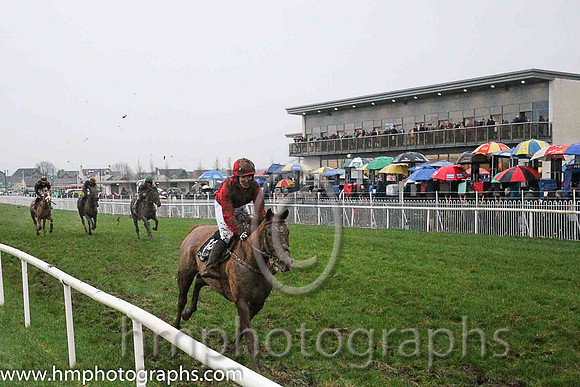 10th Liannastarr ( 14 , red and black check ) and A.J. Clarke (7) - Trainer : J.J.Lambe - Owner : Miss Andrea McBride