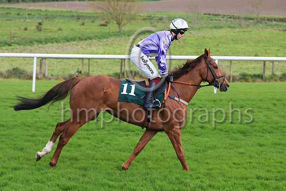 1 Ottizzini (11 ,mauve, yellow sash ), Jockey - J J Slevin ,Trainer - S R B Crawford