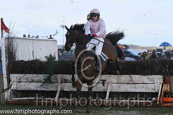 BATMAAN and N Gault ( 11 , PINK; white sleeves; pink cap ) Trainer: Holly McGahan,, Owner : Holly McGahan