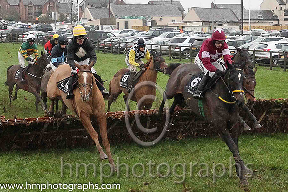 02nd Bel Ami De Sivola (FR) ( 6 , maroon, white hoop ) and N. Carberry - Trainer : Noel Meade - Owner : Gigginstown House Stud