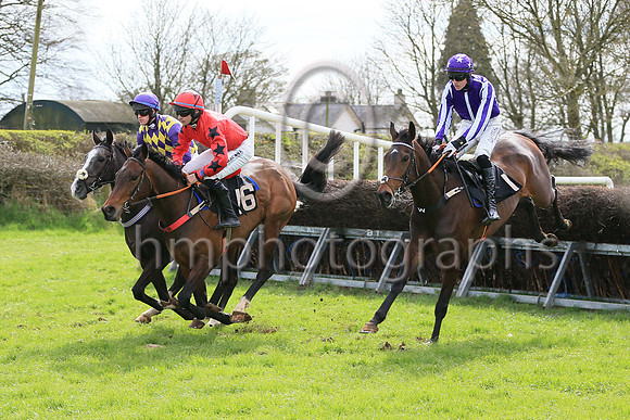 KING IN THE PARK and T P Roche ( 16 , RED; red sleeves,black stars; red cap,black star ) Trainer: Harley Dean Dunne,, Owner : Harley Dean Dunne