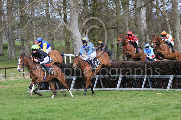 01st STAR OF HOIHO and B O Walsh ( 24 , LIGHT BLUE &amp; LIGHT GREEN DIAMONDS; light blue sleeves; light blue cap,light green diamonds ) Trainer: Benny Walsh,, Owner : Jenny Walsh