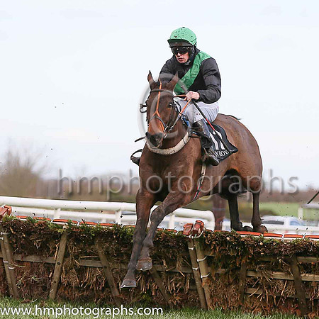 06 Benarty Hill ( 11 , black, emerald green sash ) and B.R. Dalton (3) - Trainer : Liam Lennon - Owner : Liam Lennon