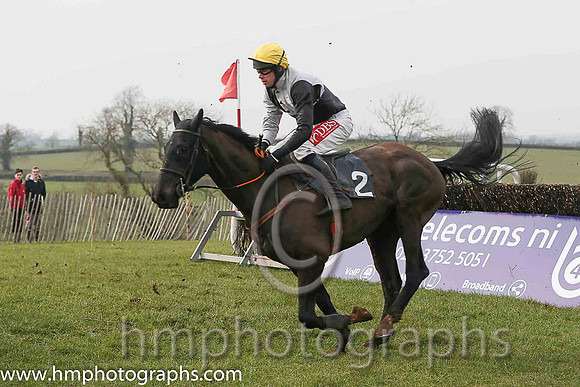 02nd TEMPLEHILLS and Derek O'Connor ( 2 ,Antrim (H) - BLACK  WHITE QTD; black,white hlvd sleeves; white cap ) Trainer: Colin S. McKeever,, Owner : W.W. Dennison