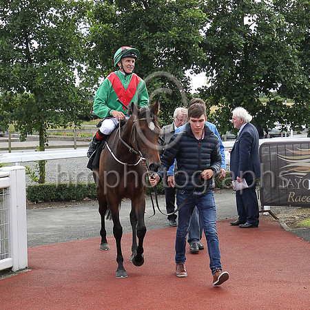 01st Sankari Royale  N G McCullagh (7, emerald green, red chevron) Trainer J P Murtagh, Owner Richard Frayne