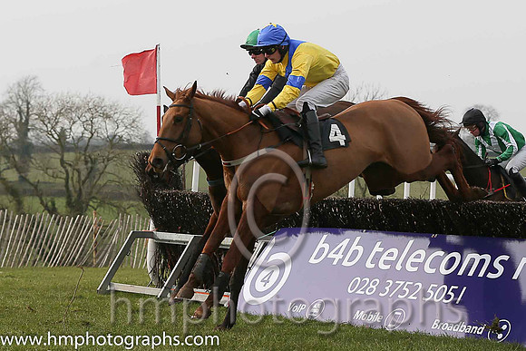 04th CASTLE CLYDE and M O'Hare ( 4 , YELLOW,royal blue sash; yellow,royal blue armlet sleeves; royal blue cap,yellow star ) Trainer: George Stewart,, Owner : Stephanie Metcalfe
