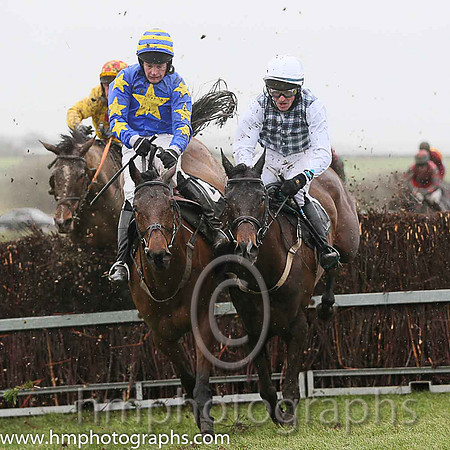 01st Champagne To Go ( 4 , royal blue, yellow star )  M J O'Hare ( Trainer: J G Cosgrave )