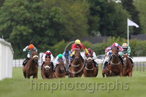 01 Judies Child & S B Kelly - winner (4, Red,yellow halved sleeves) - FT8E5351-5