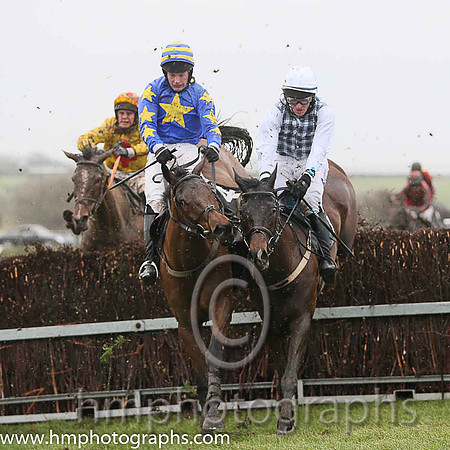 01st Champagne To Go ( 4 , royal blue, yellow star )  M J O'Hare ( Trainer: J G Cosgrave )