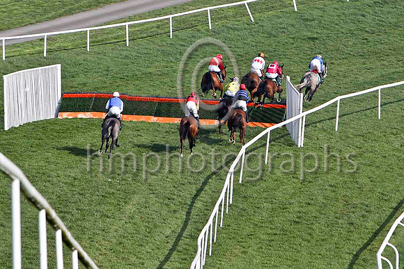 Suspect Device & M Darcy - 4th ,  lead the field -FT8E0670-e2