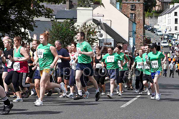 Start of 2011 Lurig Mountain Race - IMG_0051-e
