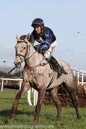 05 A Touch Of Sparkle ( 12 , dark blue, white star ) and R.M. Power - Trainer : S.R.B. Crawford - Owner : Realta Horse Racing Club