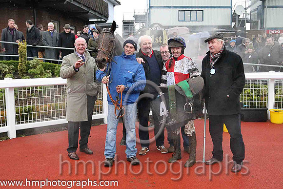 01st Marito (GER) ( 4 , white and red qtrd ) and N. McParlan (5) - Trainer : C.A.McBratney - Owner : James Marley