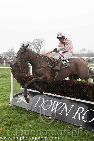 08th Kinley ( 10 , pink, black hollow box ) and J.P. McKeown - Trainer : I. R. Ferguson - Owner : Miss Jane Millar