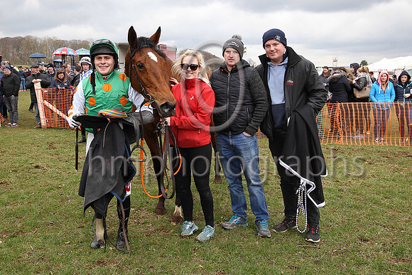 01st TARA WEST (GB) and R James ( 3 , EMERALD GREEN,orange spots; white sleeves,orange spots; emerald green cap ) Trainer: Donnchadh Doyle , Owner : Syndicate Monbeg