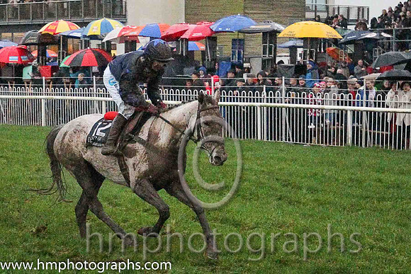 03rd A Touch Of Sparkle ( 12 ,dark blue, white star ) and S. Crawford - Trainer : S.R.B. Crawford - Owner : Realta Racing Club