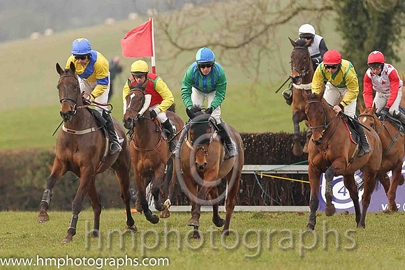 01st M M D SIZER and J J Codd ( 10 , EMERALD GREEN,yellow chevron; yellow, plain sleeves; red cap ) Trainer: J.T.R. Dreaper,, Owner : Potts, Alan