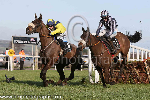 01 Steamboat Bill ( 11 , dark blue and mauve stripes ) and J.W. Kennedy (3) - Trainer : Gordon Elliott - Owner : Thomas Brian McKnight