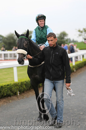 07th Rythm Of The Night ( 8 , dark green , light blue sleeves ) and M.C. Hussey - Trainer : Tracey Collins - Owner : Albert Conneally