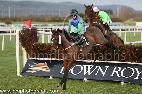 01 Finea ( 3 , blue, green sleeves ) and J.W. Kennedy - Trainer : R. K. Watson - Owner : R. K. Watson