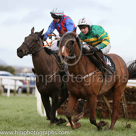 01 Coolaghknock Glebe ( 4 , orange and green hoops ) and A.P. Crowe - Trainer : C.Roche - Owner : John P. McManus