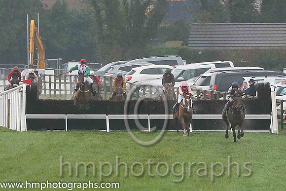 12th F Celtic Thunder ( 8 , white, red spots ) and H.D. Dunne (7) - Trainer : R. K. Watson - Owner : Supersonic Partnership