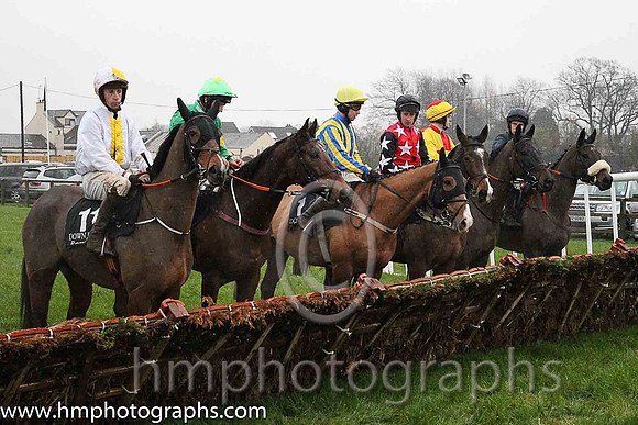 14th Mountain Kingdom ( 11 , white, yellow panel ) and C.D. Maxwell (3) - Trainer : J.Larkin - Owner : Cathal M. McGovern