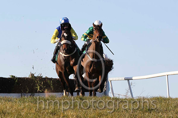 01 Send For Paddy & Mr D A Fitzsimmons - Winner (4, royal blue and yellow qtrd)& 05 By Design & Mr N M Kelly - 5th (1, emerald green and orange hooped )  - FT8E3044-26