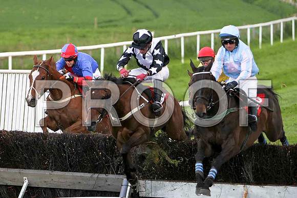 McSwynes Bay , 3rd , Jockey E J O'Connell, Kanesh , 2nd , Jockey J L Cullen & Mr Springer , Winner , Jockey - T P Treacy - FT8E3111-e2