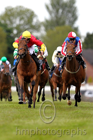 01 Judies Child & S B Kelly - winner (4, Red,yellow halved sleeves) -  - FT8E5369-ea